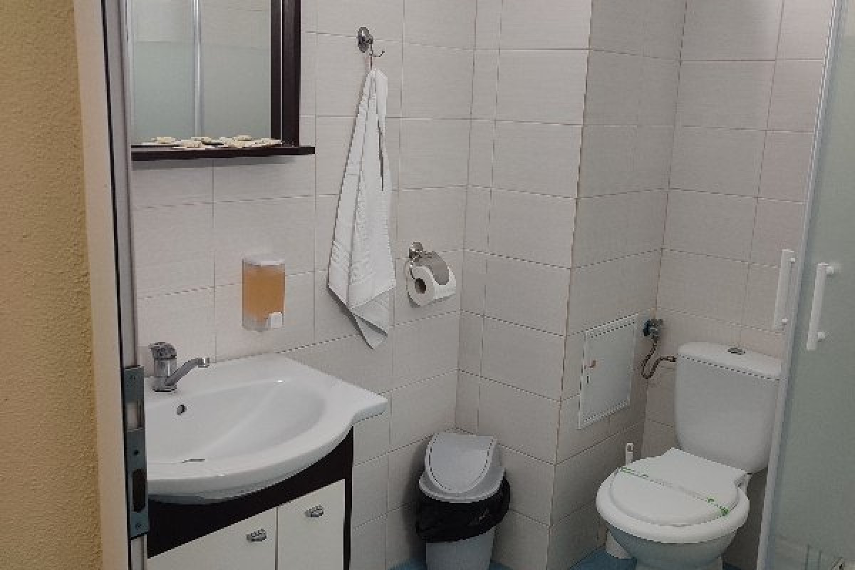 HOTEL IRI.