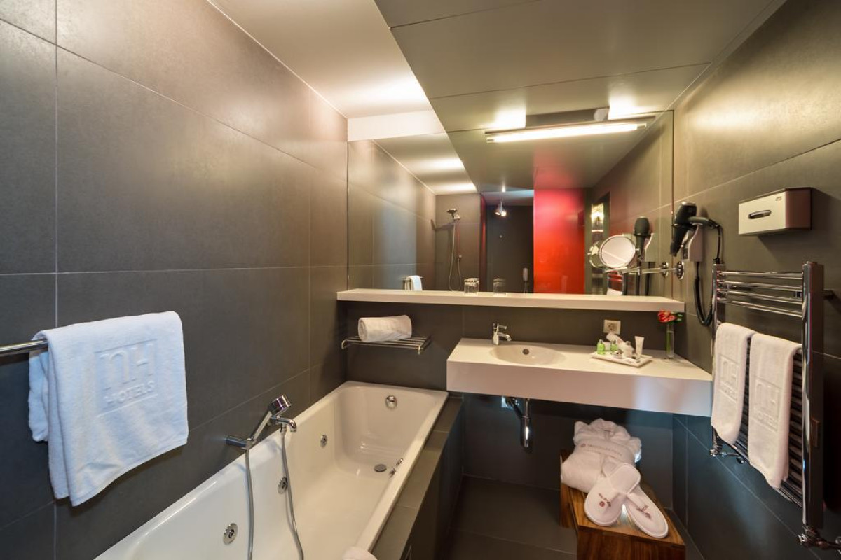 NH Collection Barcelona Constanza