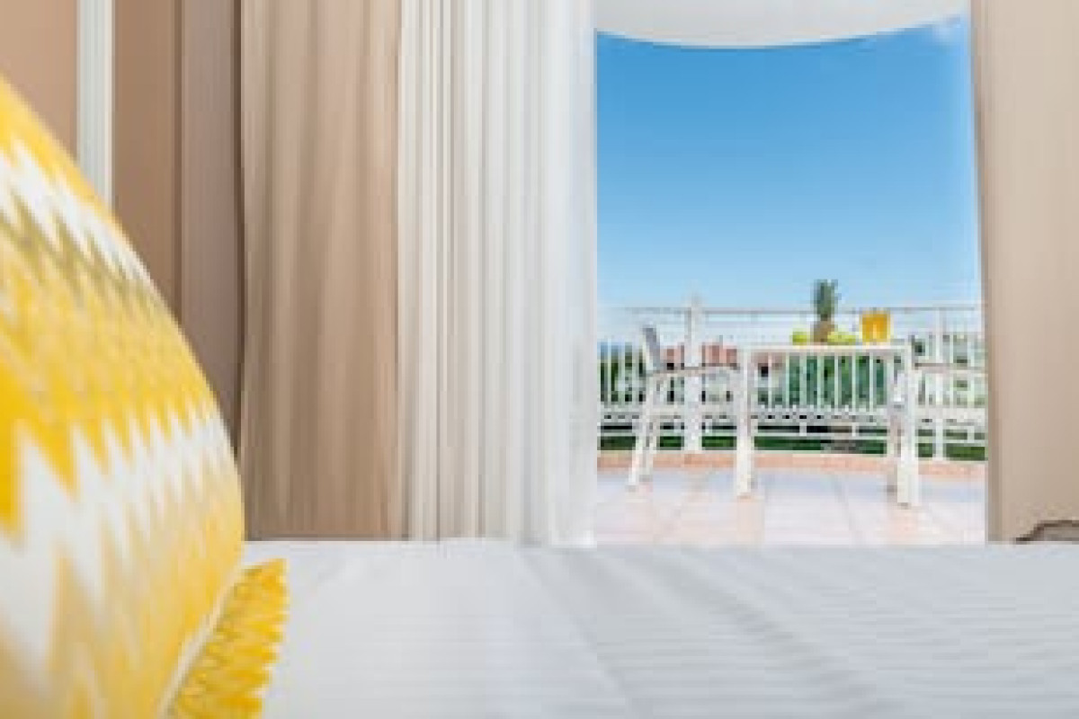 ARKADIA LUXURY HOTEL APARTMENTS