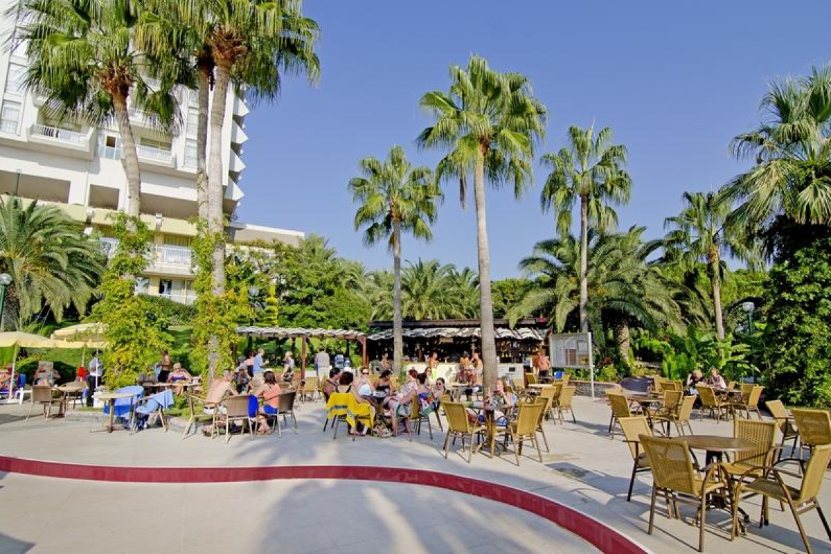 FANTASIA DELUXE HOTEL