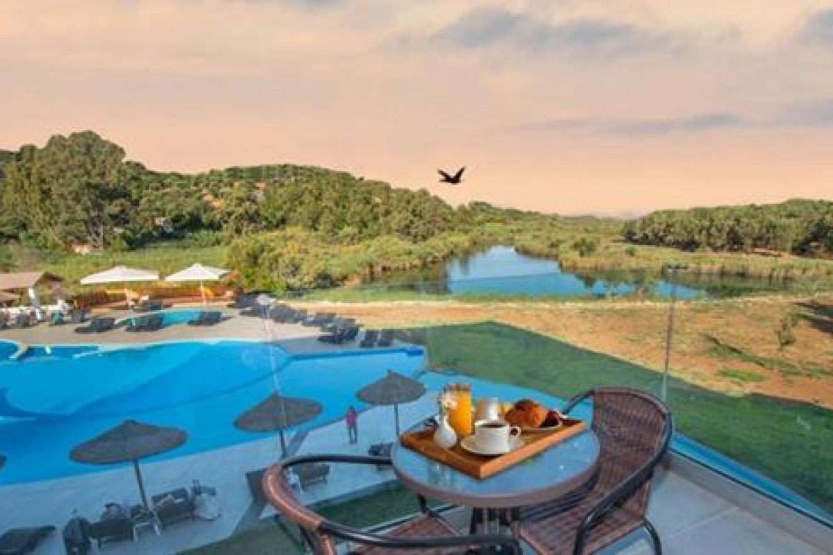 Ninos Laguna Holiday Resort