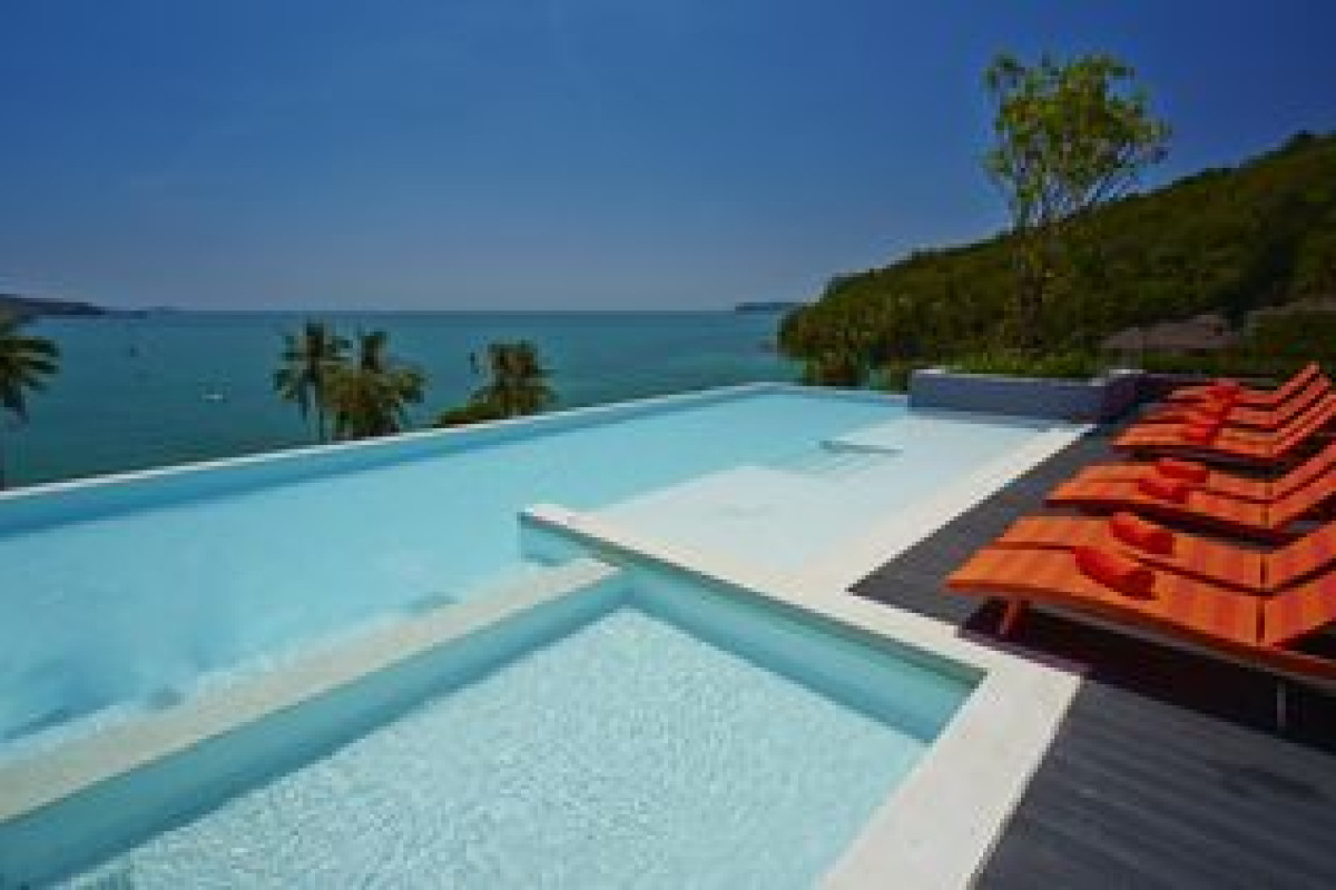 BANDARA PHUKET BEACH RESORT