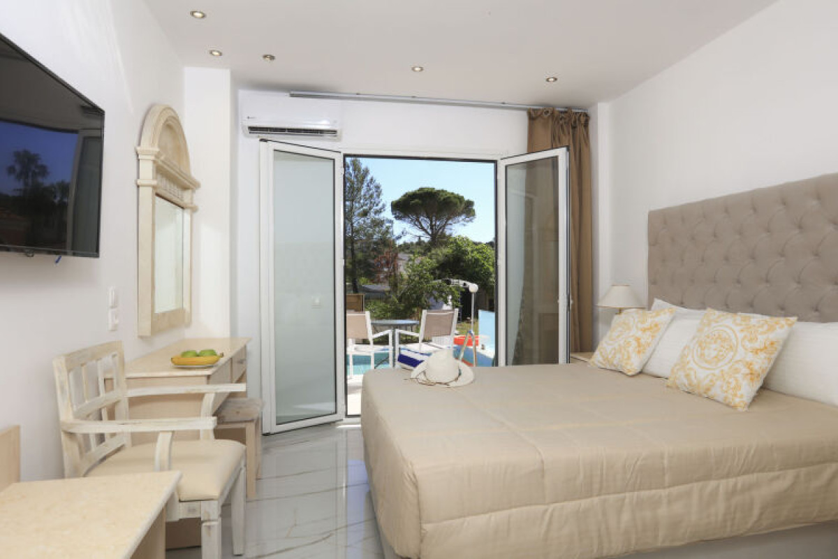 Cavomarina Beach Hotel