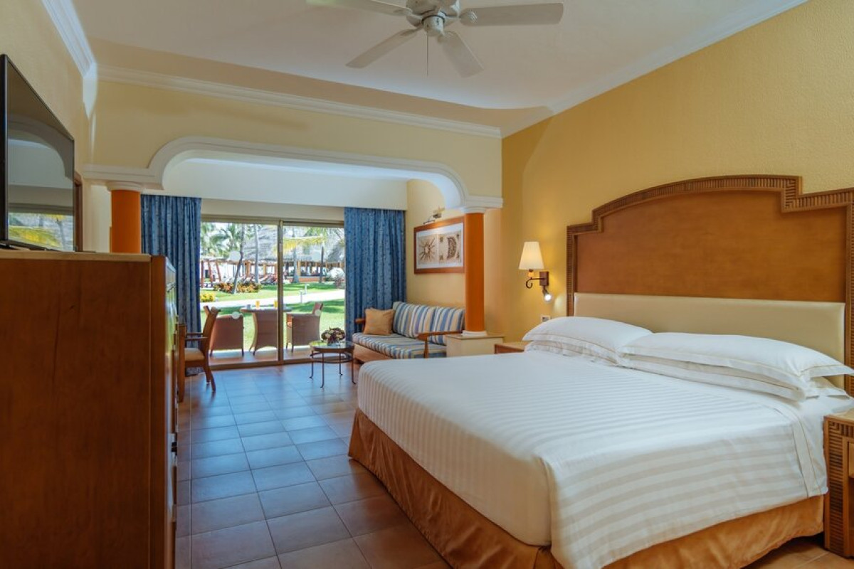 Barcelo Maya Colonial