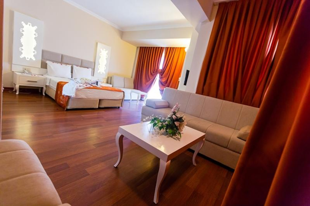 GRAND MIRAMOR HOTEL