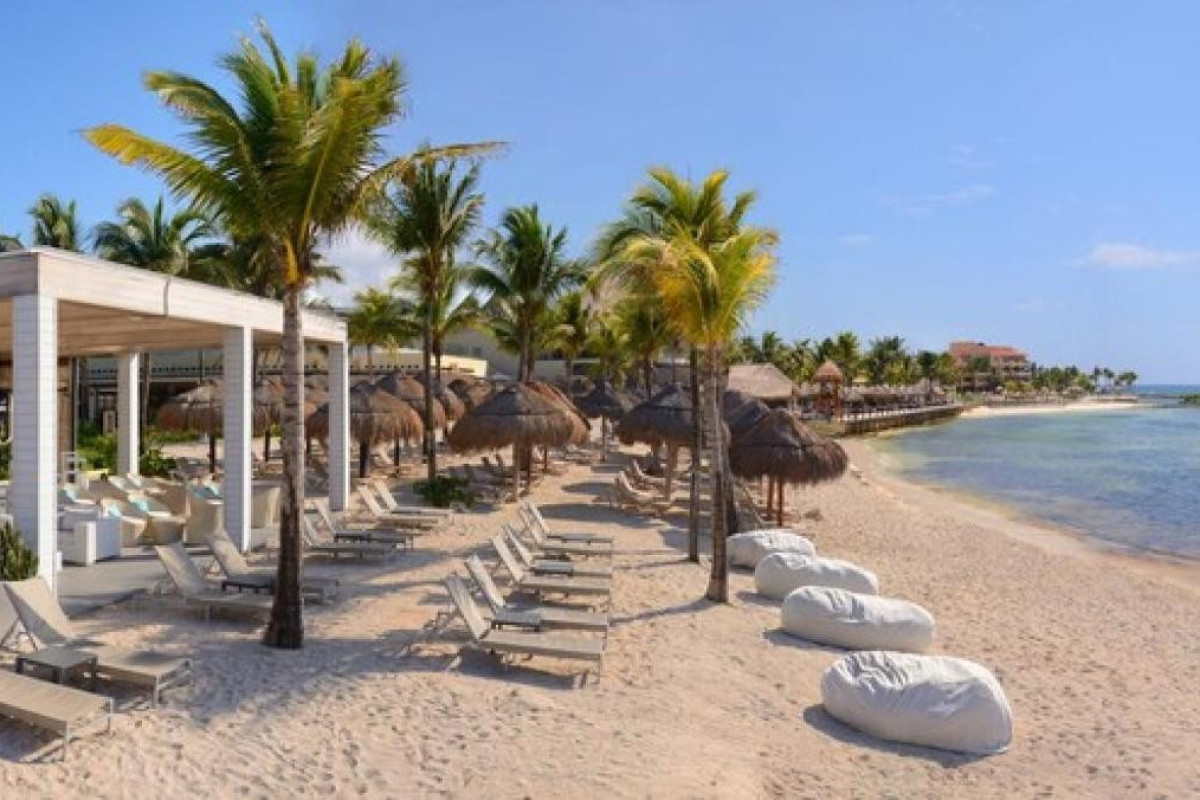Catalonia Yucatán Beach