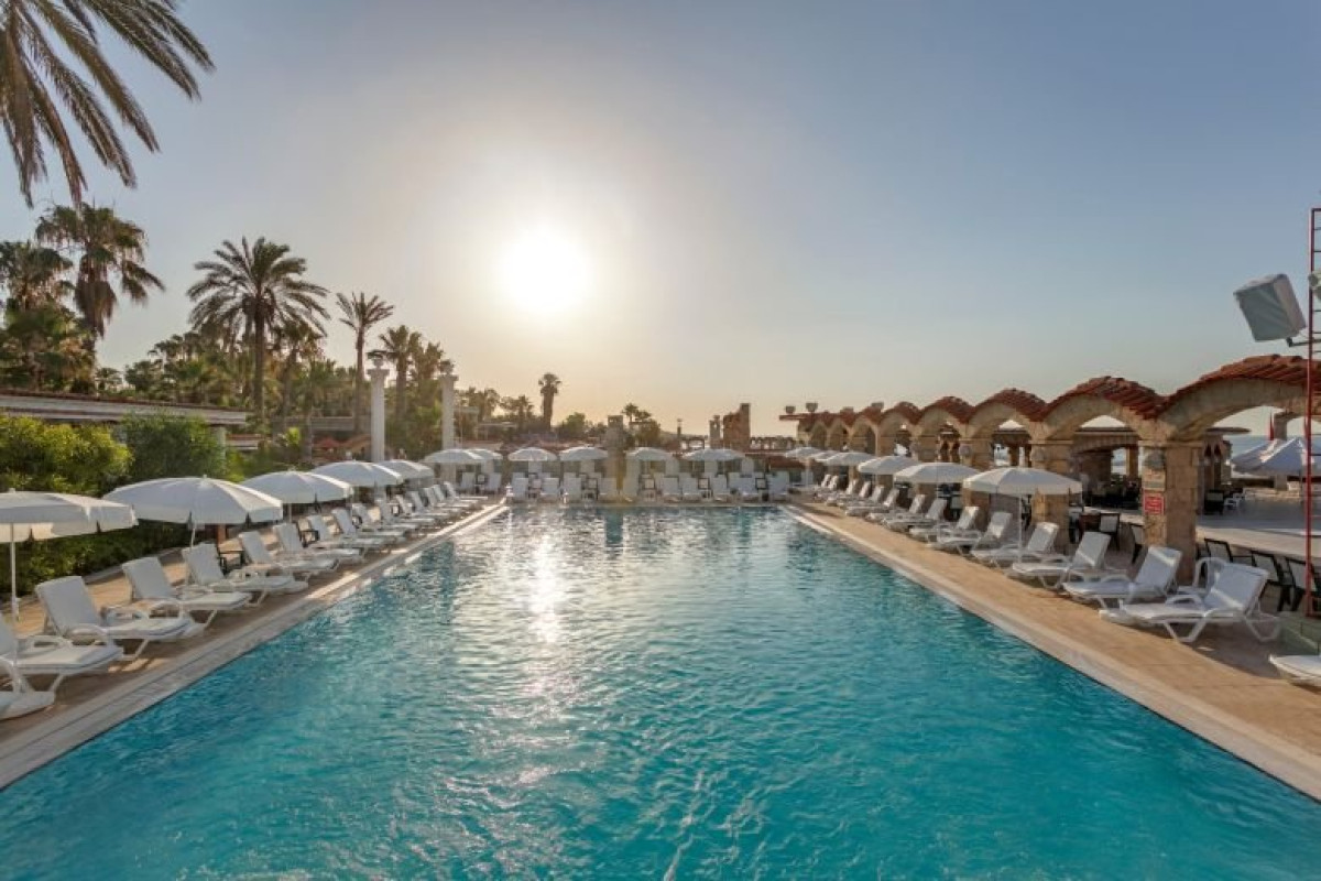 CLUB HOTEL SERA