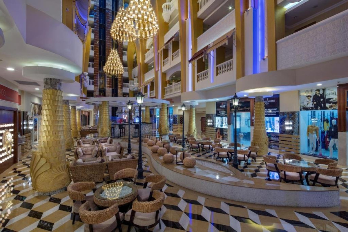 Granada Luxury Resort