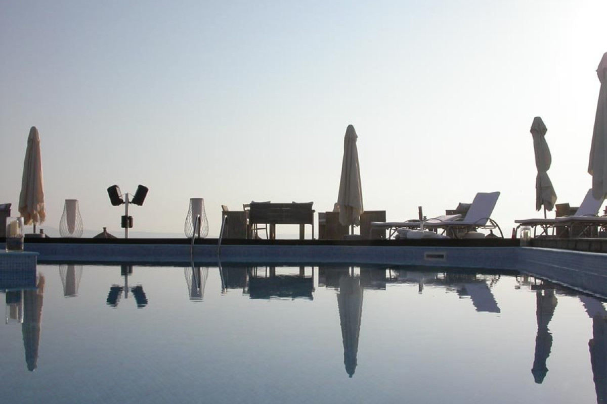Iraklis Apartments  Keys