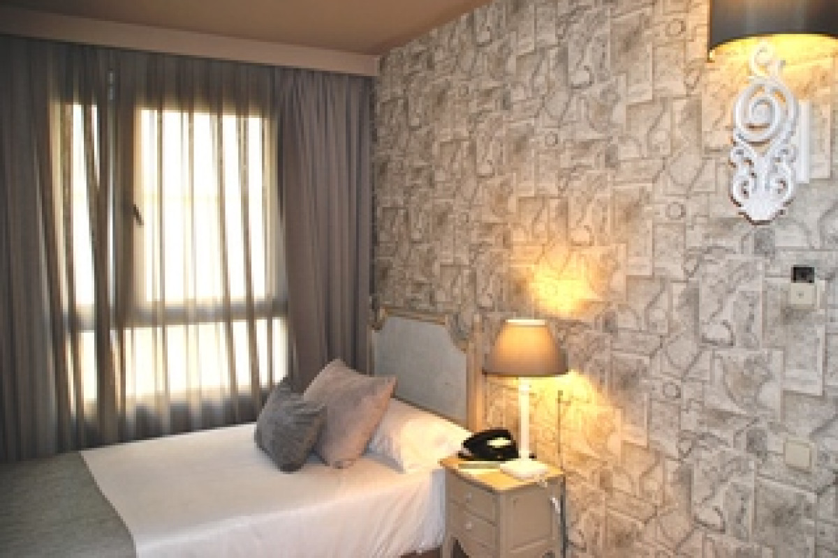 VINCCI LYS HOTEL