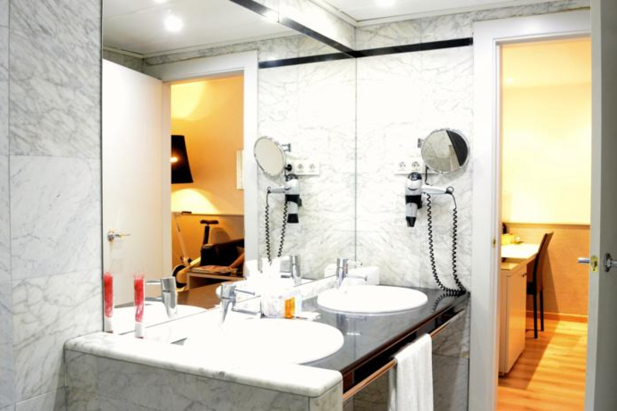 Atenea Rekord Suites