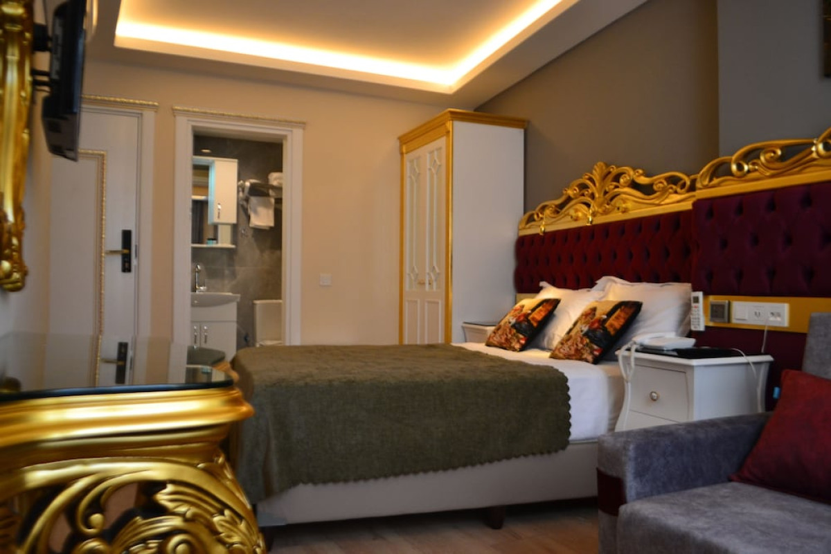 ATLANTIS ROYAL HOTEL