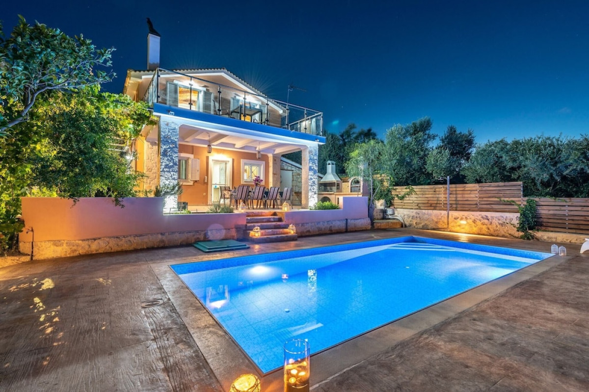 BEAUTIFUL HOUSE WITH PRIVATE POOL, PRIVACY AND SEA VIEW, NEAR Z