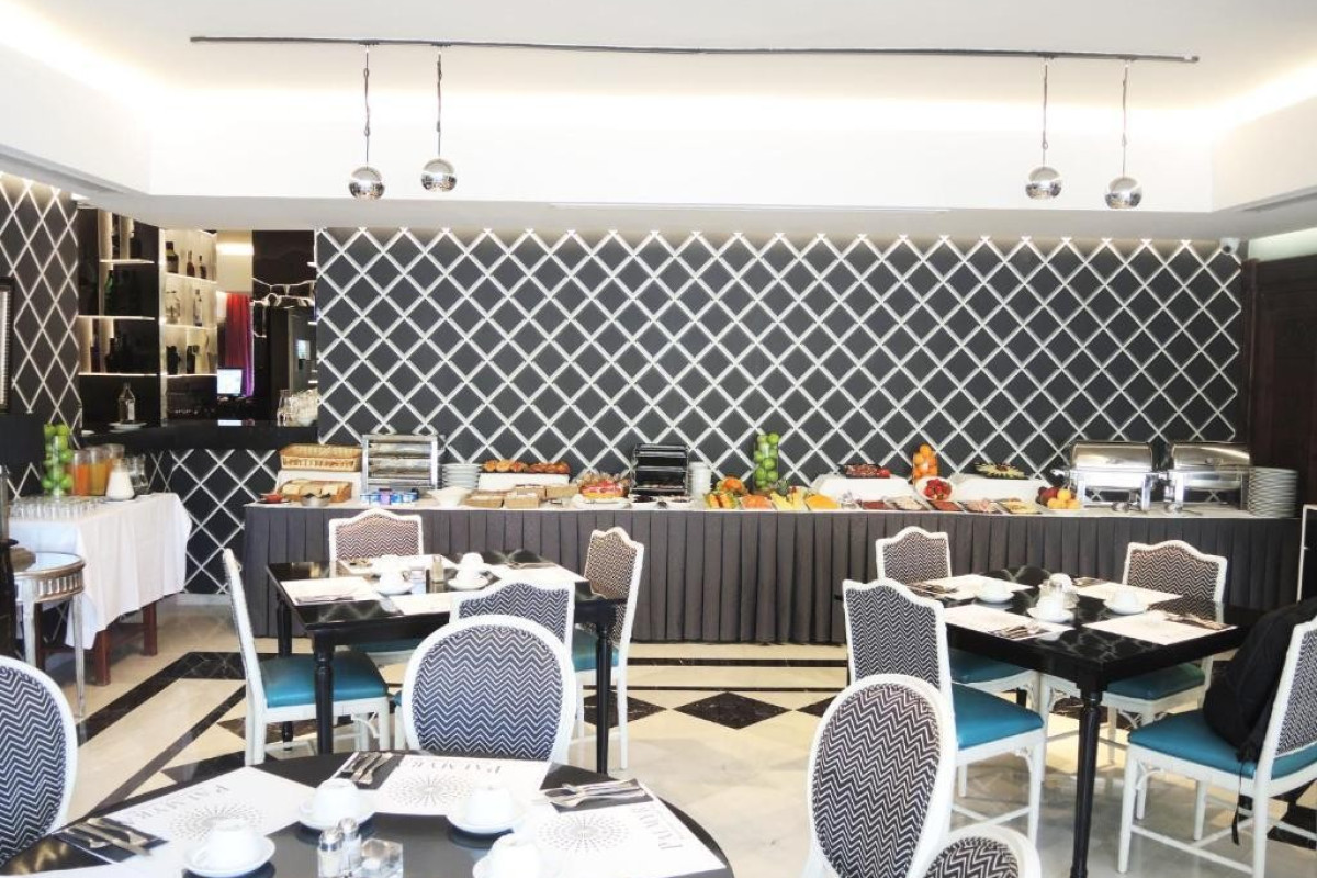 Monarque Sultan Aparthotel