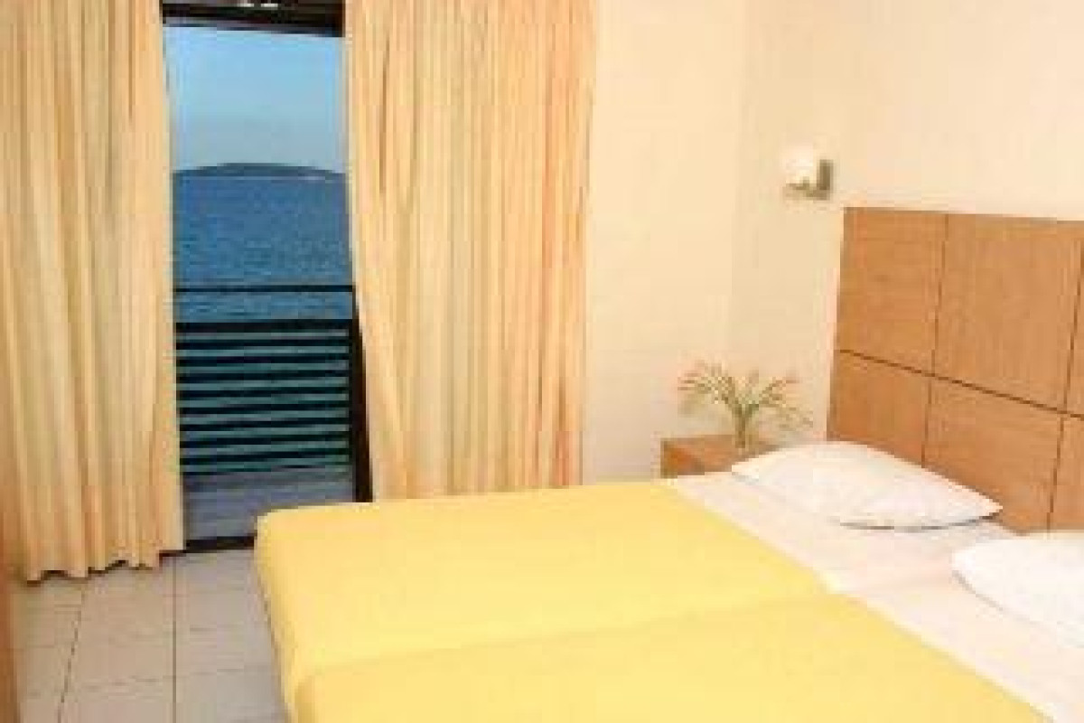 FLISVOS HOTEL TOLO