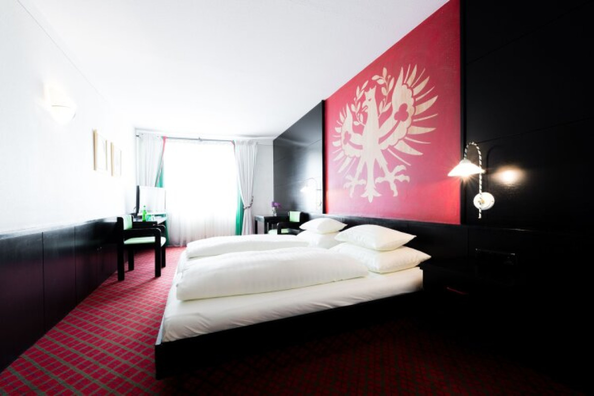 HOTEL SCHROFENSTEIN