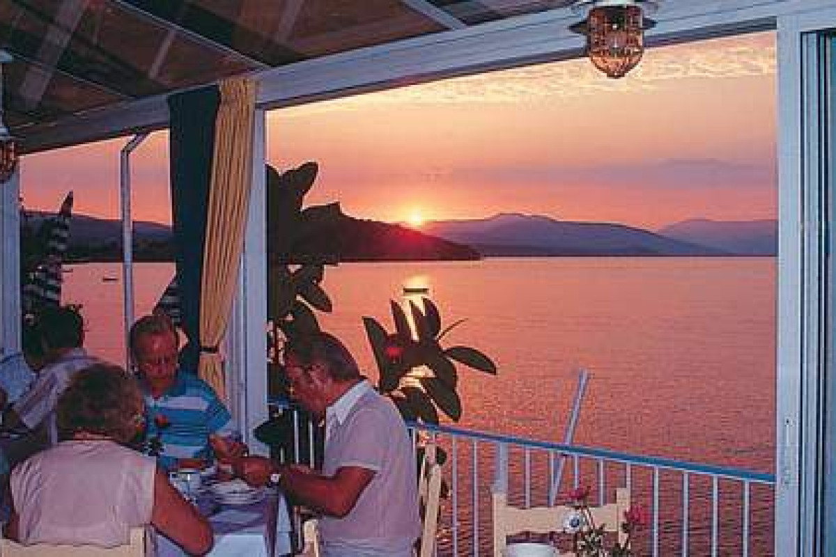 Tolo Hotel (Tolo)