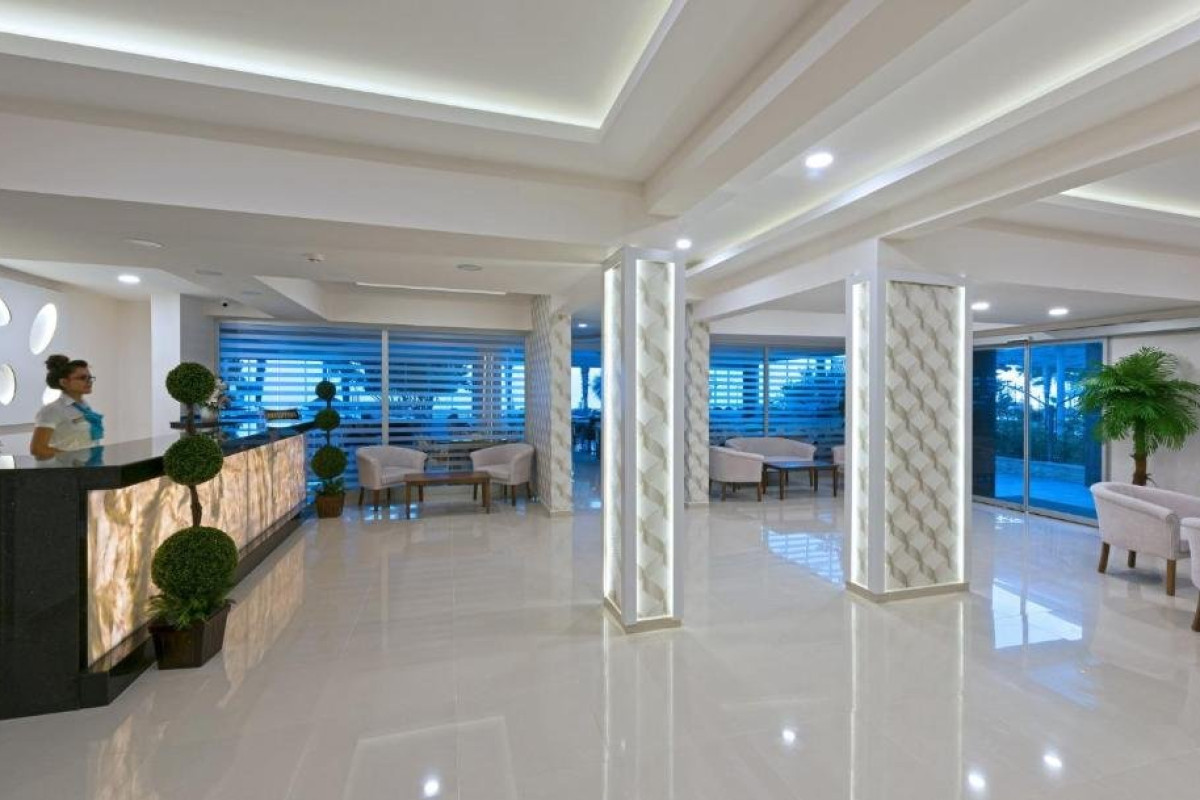 XPERIA KLEOPATRA LIFE HOTEL
