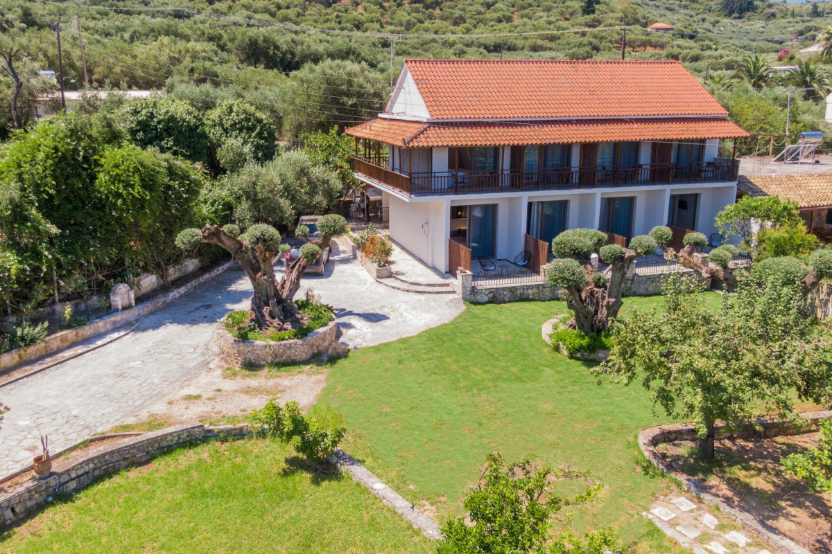 EPTANISOS BEACHFRONT SUITES ZANTE
