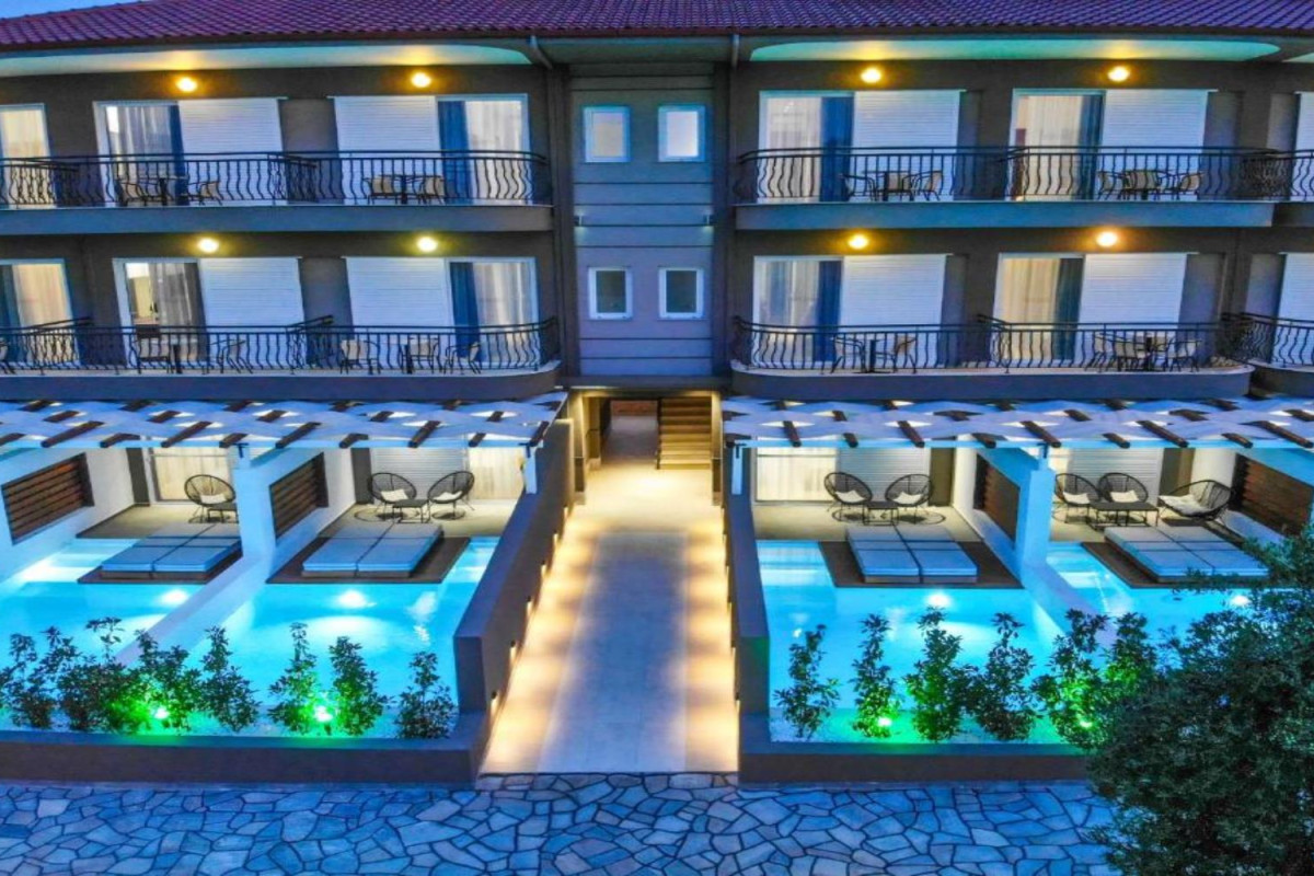 Royal Hotel Polichrono