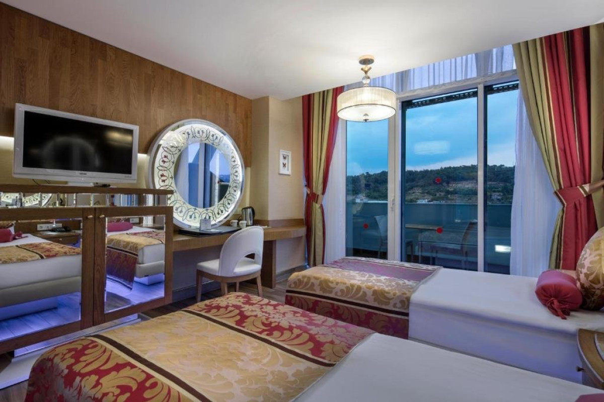 Granada Luxury Resort