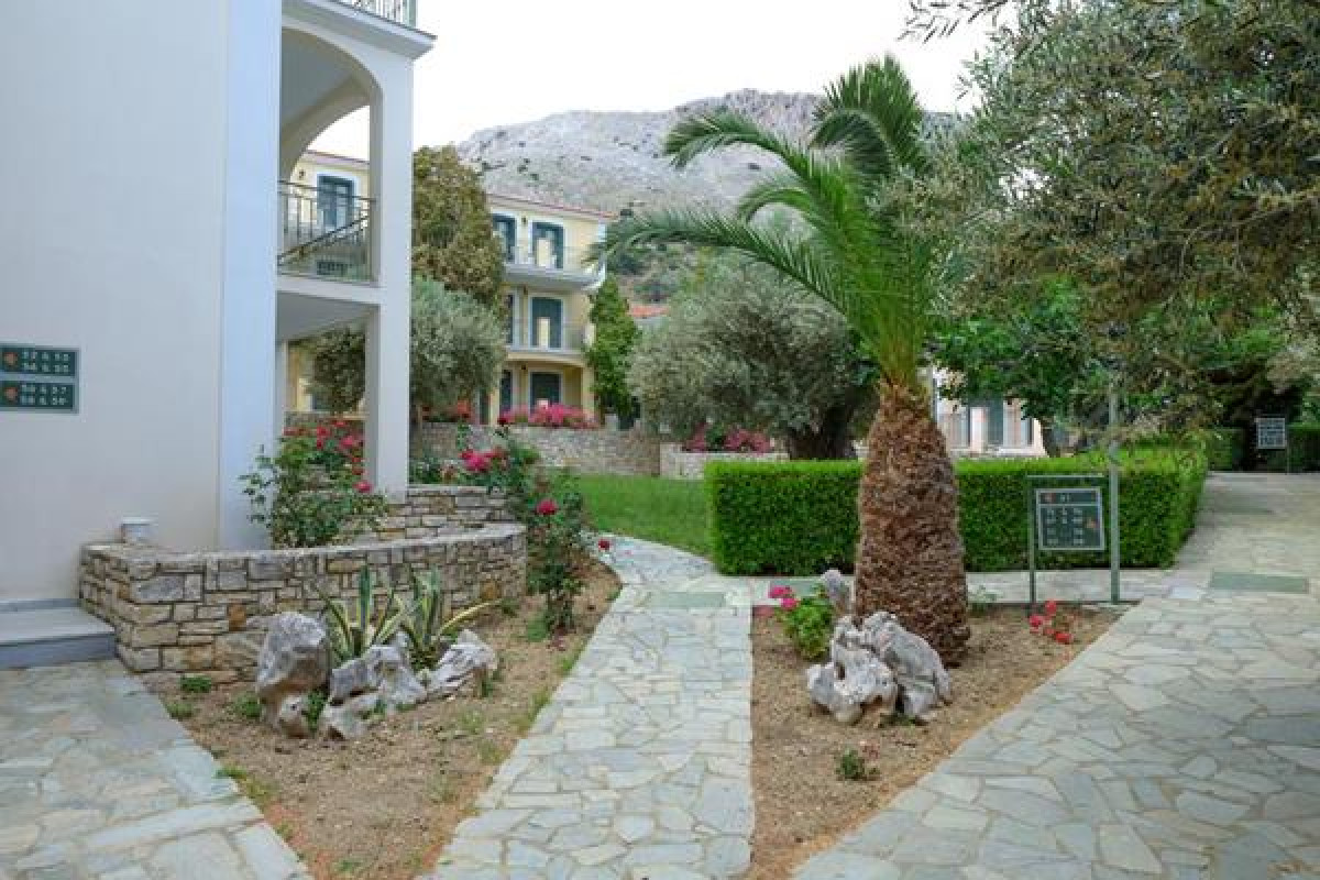Kyveli Apartments (Vrodathos)