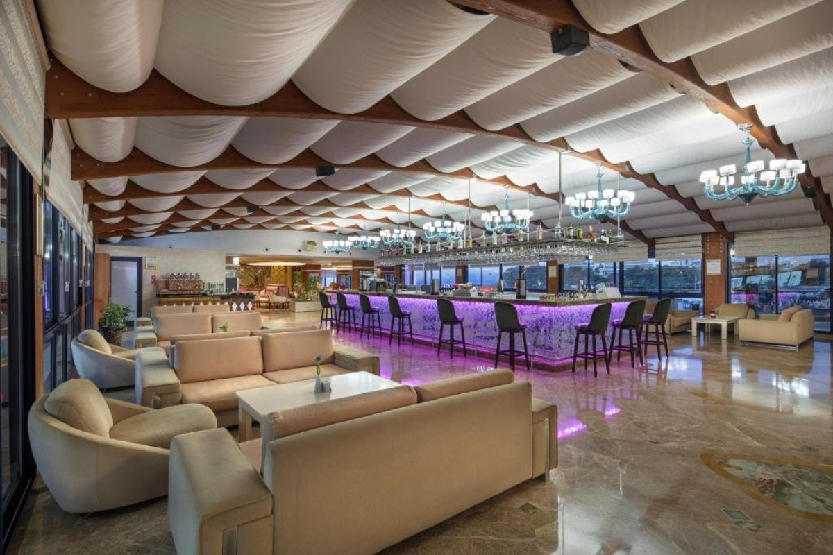 Granada Luxury Resort