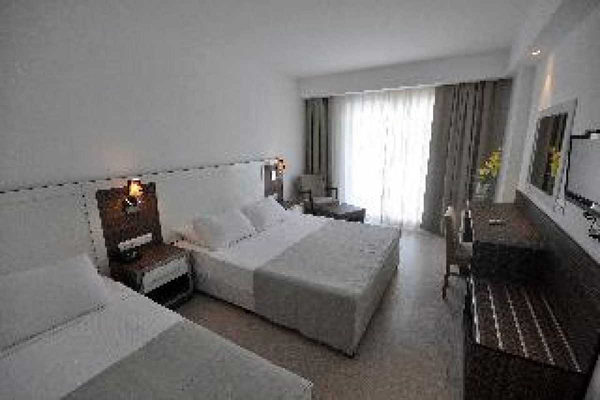 SHARK CLUB HOTEL
