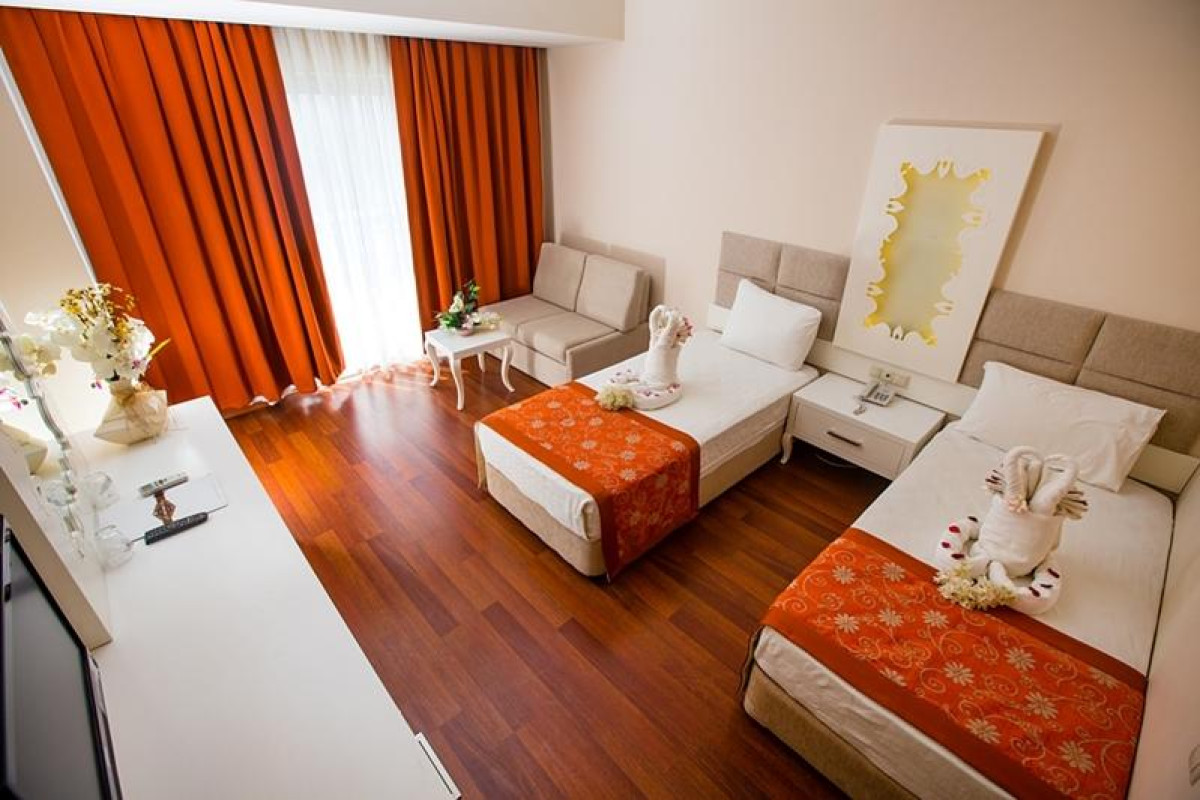 GRAND MIRAMOR HOTEL