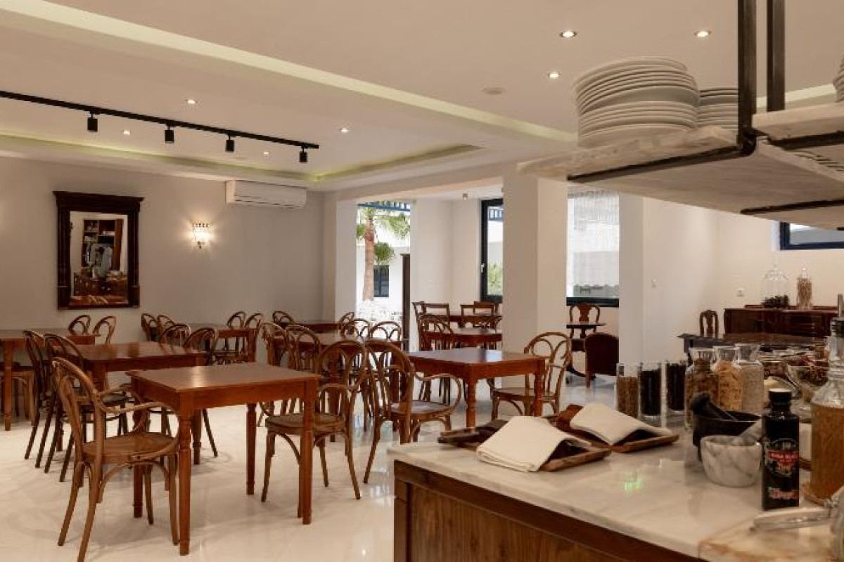 Nami Hotel amp; Suites