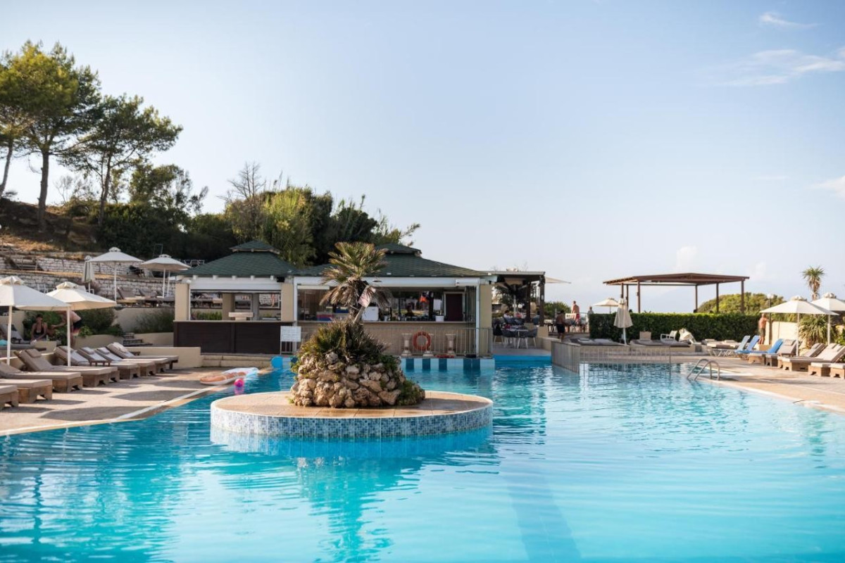 Akron Seascape Resort Hotel