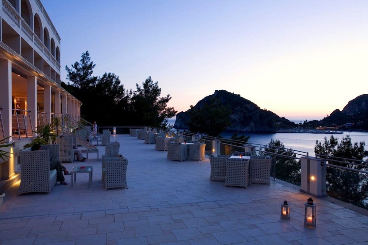 Akrotiri Beach Hotel