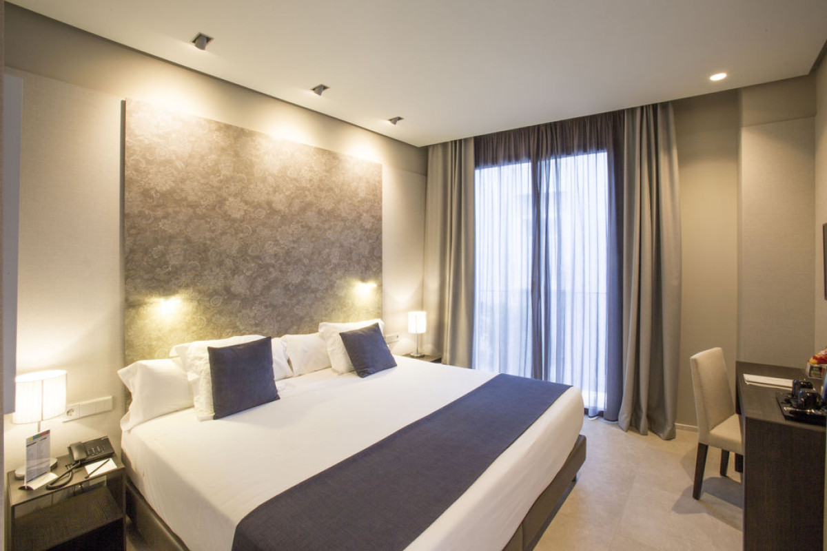 VINCCI MERCAT HOTEL