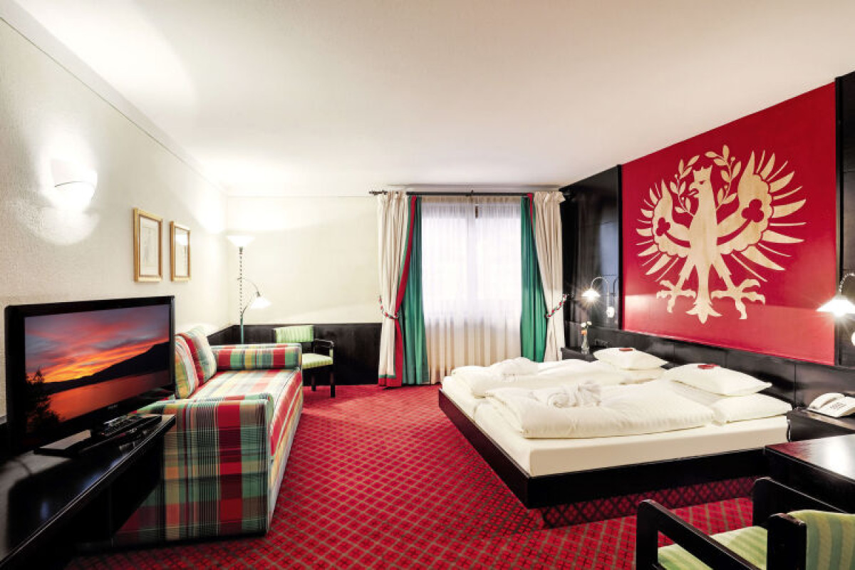 HOTEL SCHROFENSTEIN