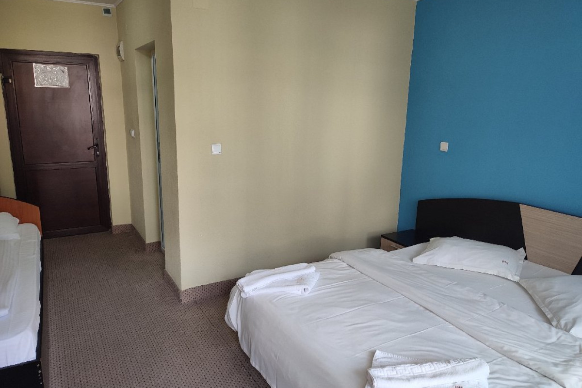 HOTEL IRI.