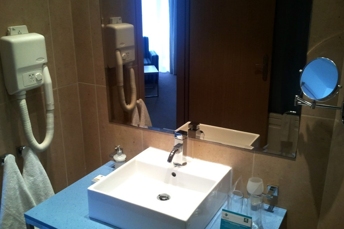 Azalia (St.Constantin:E) 4*