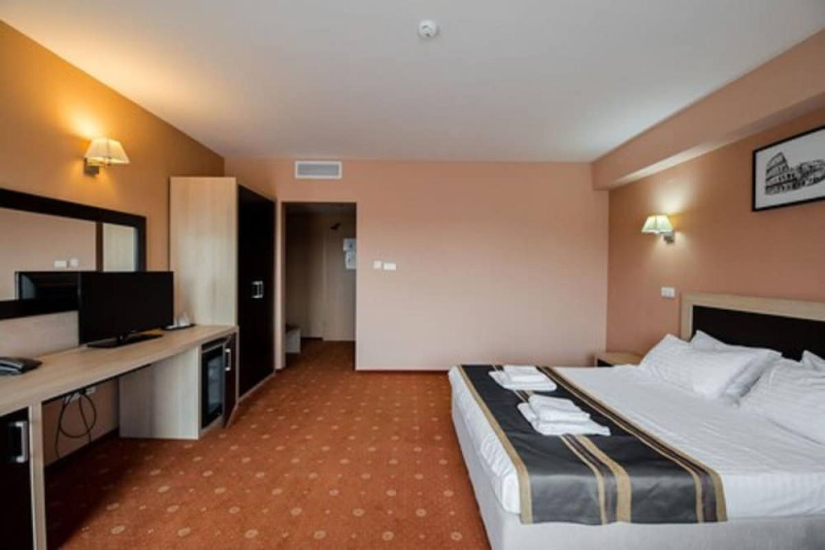 OXFORD INNS  SUITES