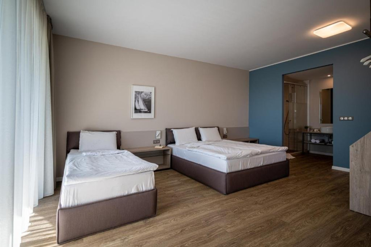 ROMANCE FAMILY SUITES