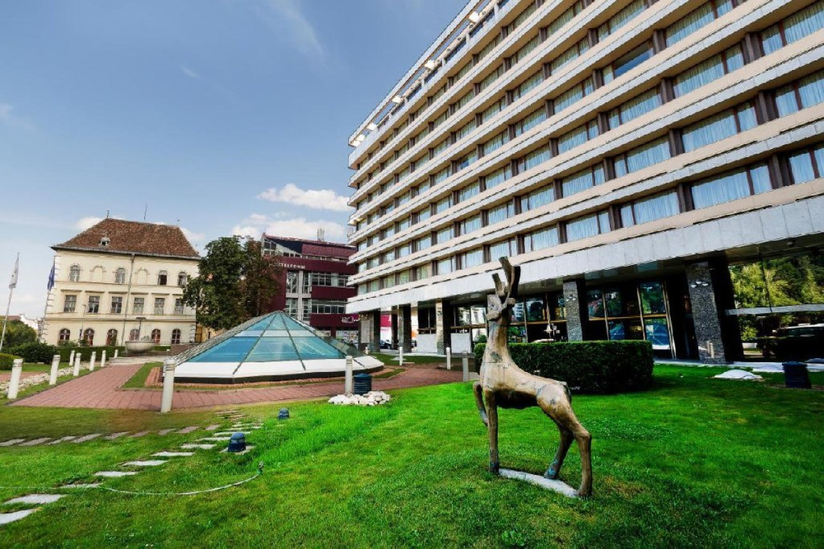 . Aro Palace