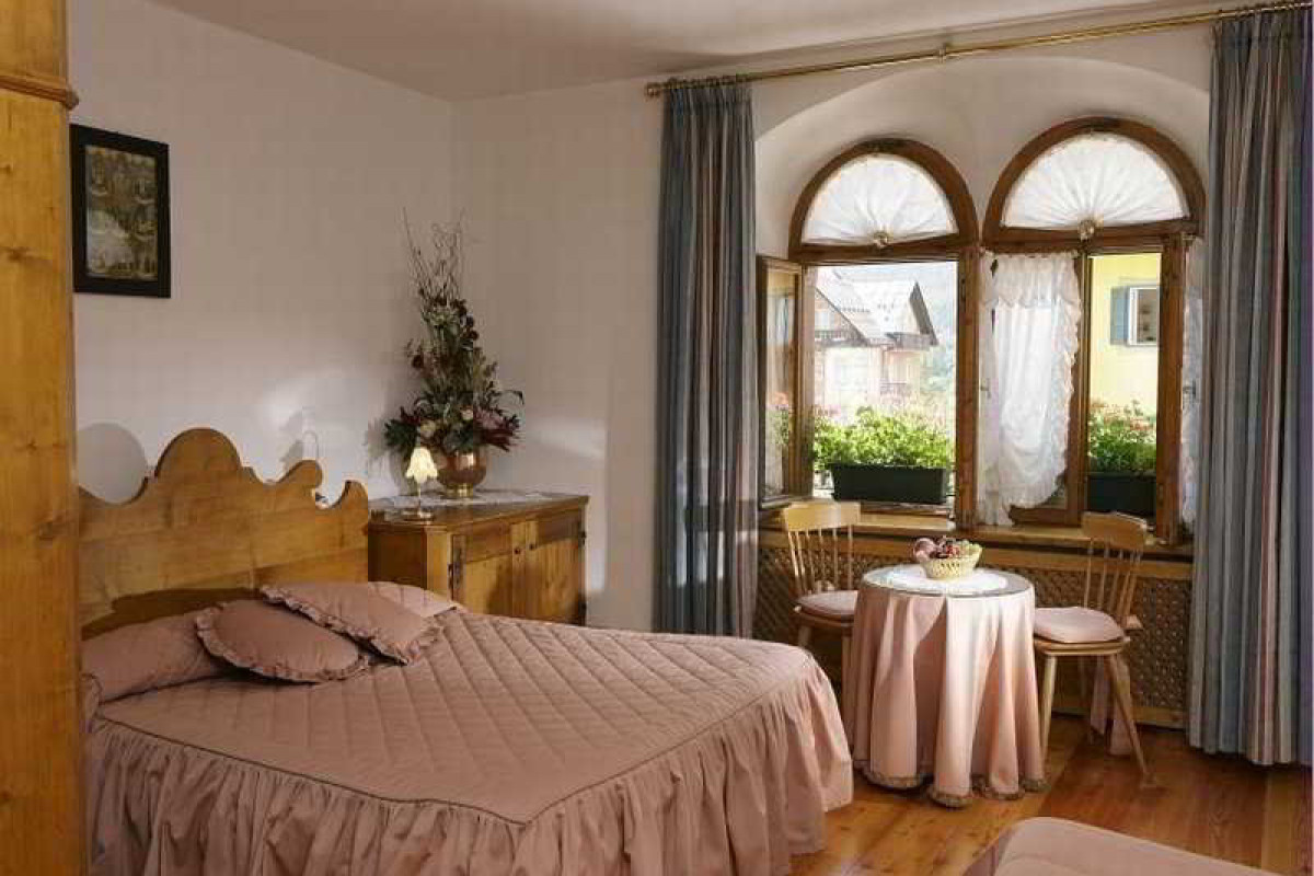 MEUBLE ROYAL