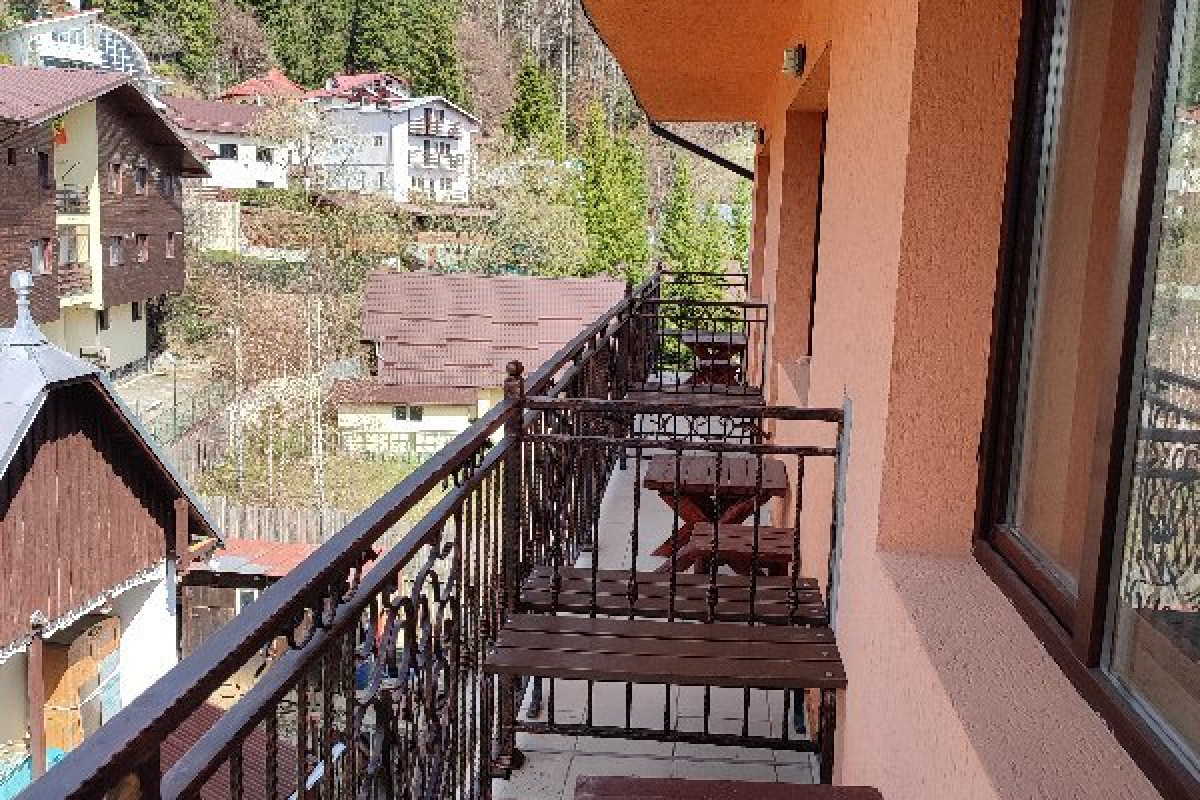 HOTEL IRI.