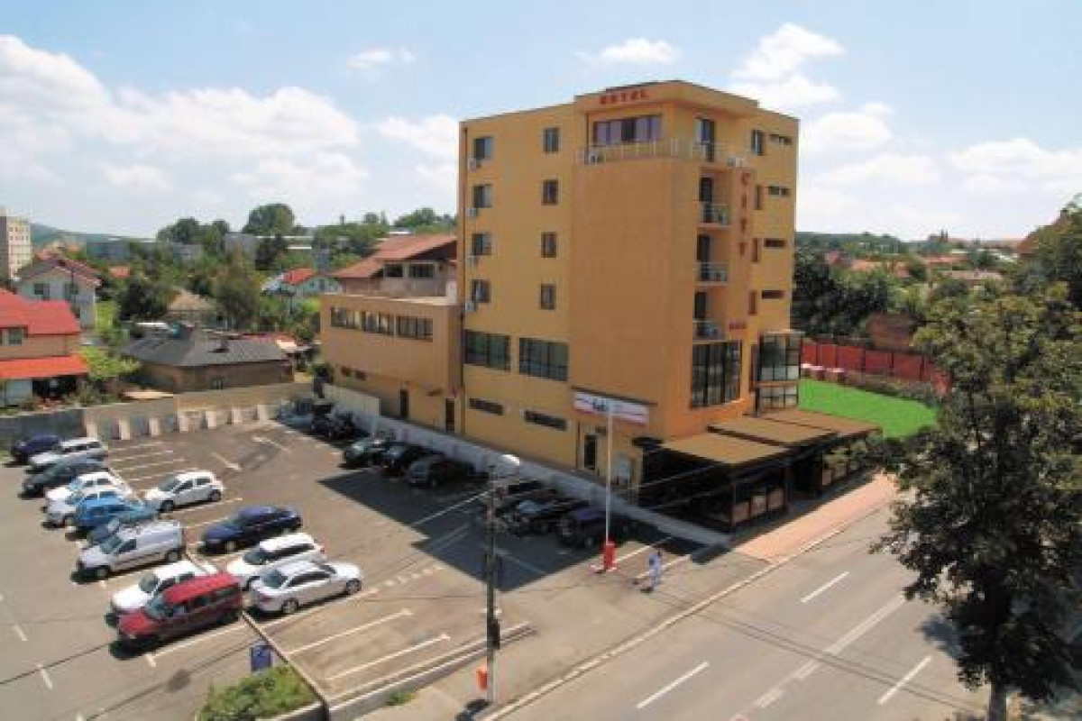 CITY HOTEL