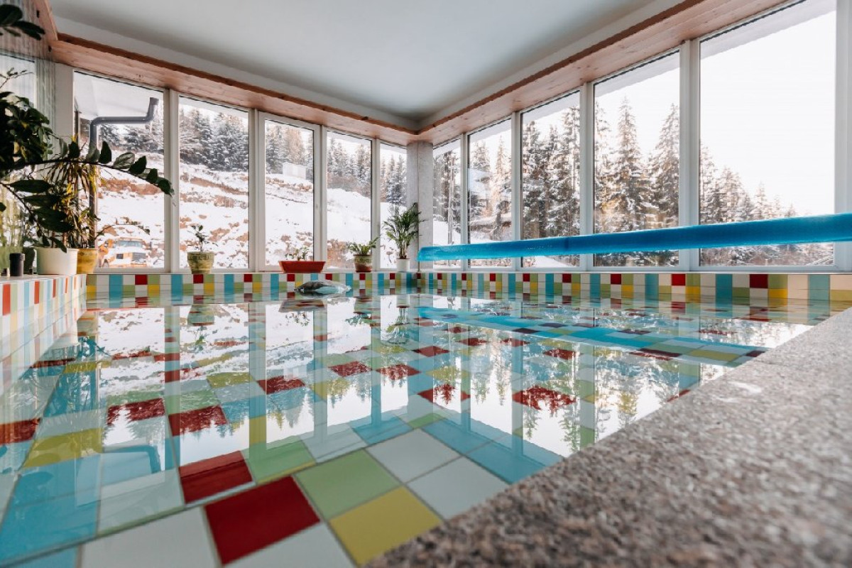 LOBOGO RESORT.