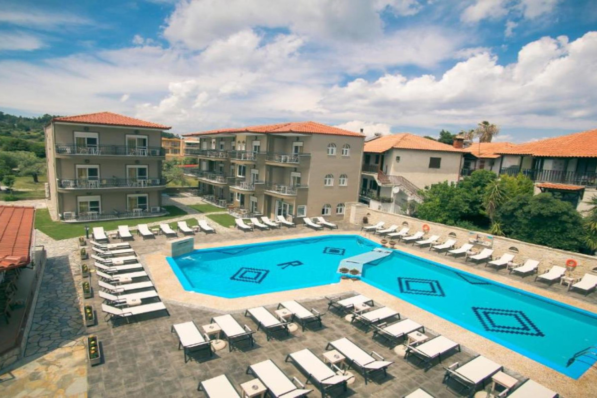 Royal Hotel Polichrono