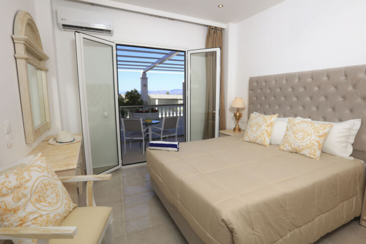 Cavomarina Beach Hotel
