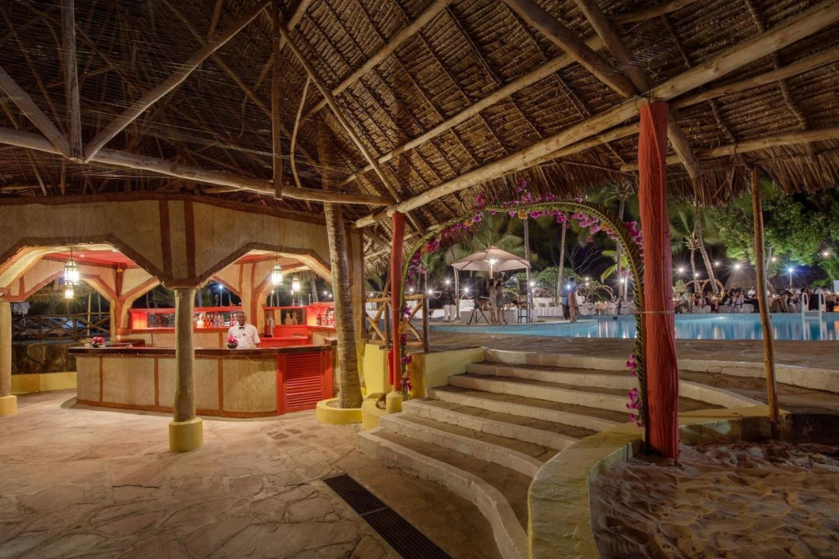 Sandies Tropical Village and Safari Tsavo Explorer RO