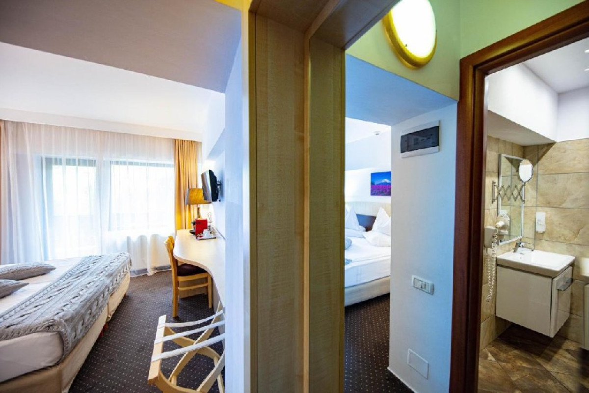 HOTEL PESTERA. - Moroeni - Parcul Natural Bucegi - Cota 1610