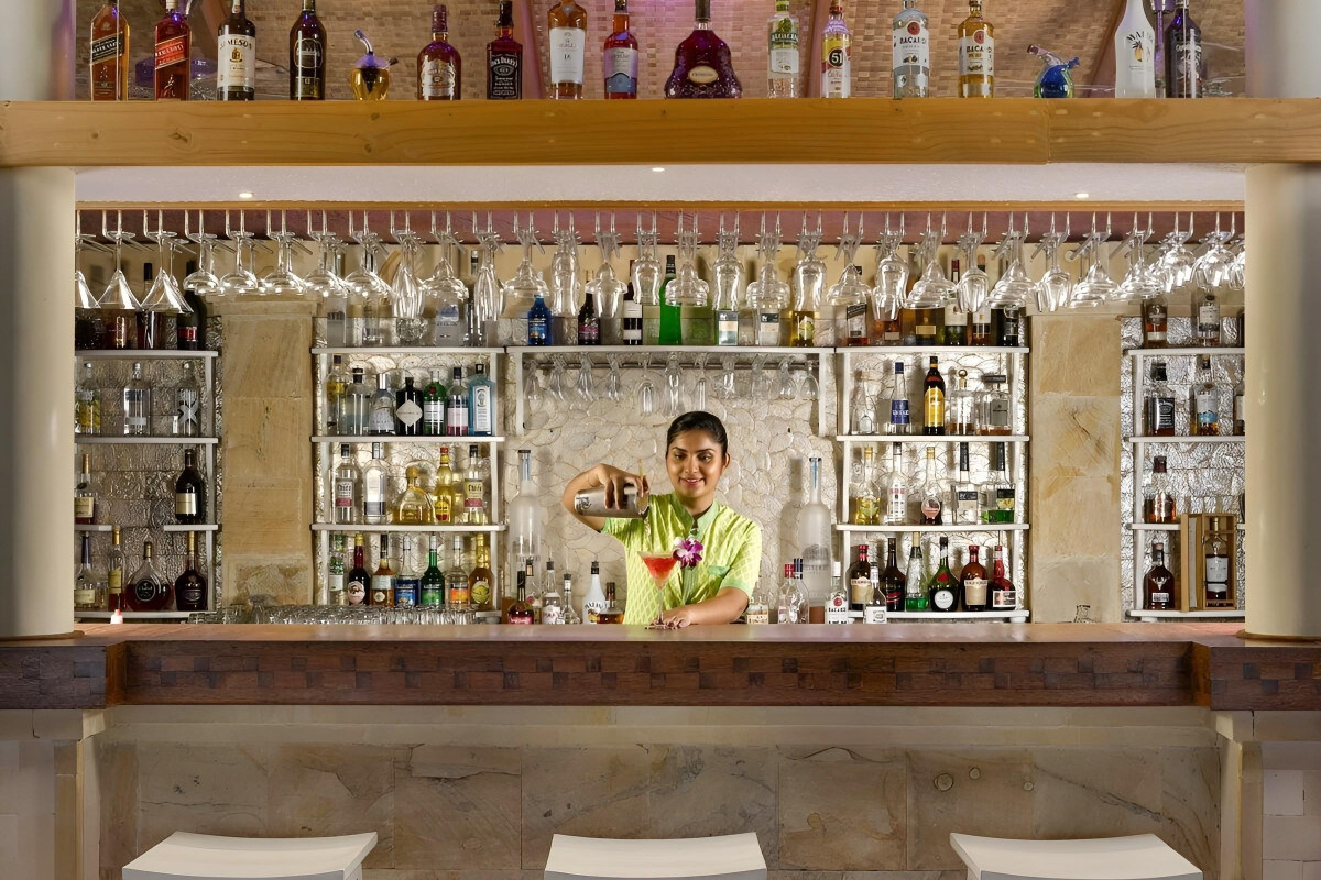 Royal Island Resort & Spa
