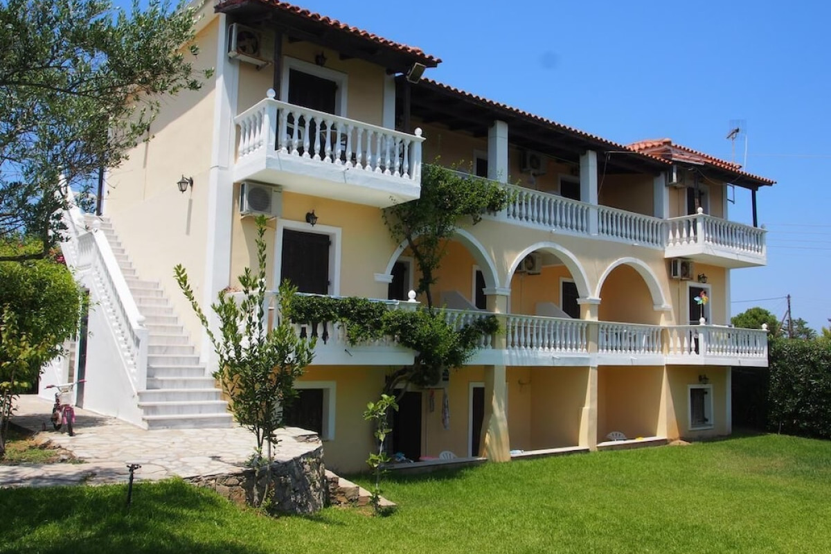 STUDIOS PETRA