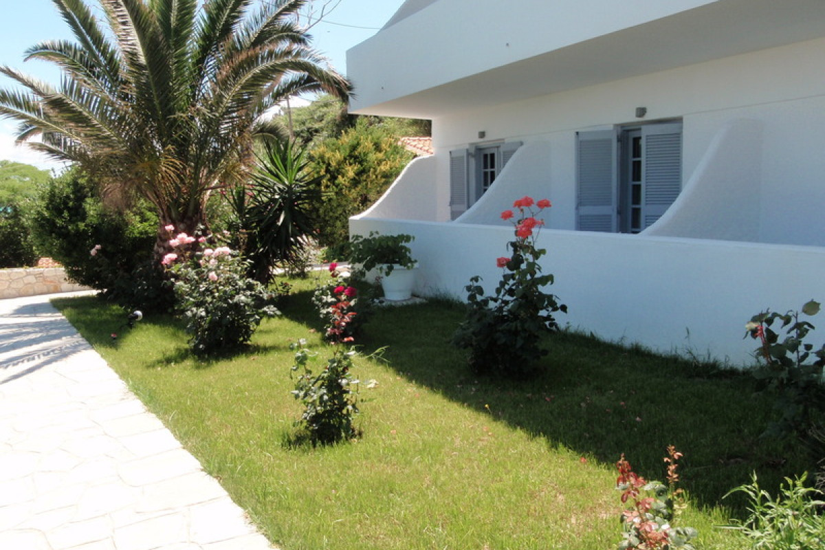 White Suites Resort
